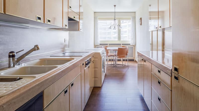 En exclusivité - Appartement traversant lumineux avec vue dégagée au coeur de Genève (2)