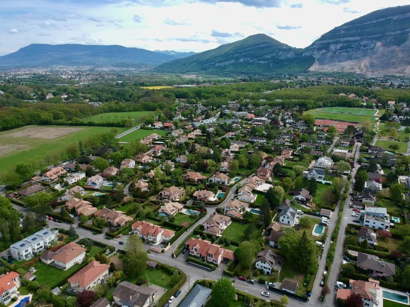 Exclusivité - Maison mitoyenne en pignon (1)