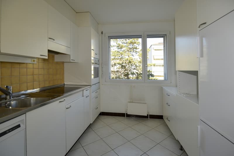Charmantes und geräumiges 3.5-Zimmer-Apartment mit Balkon/Loggia und Parkplatz (8)