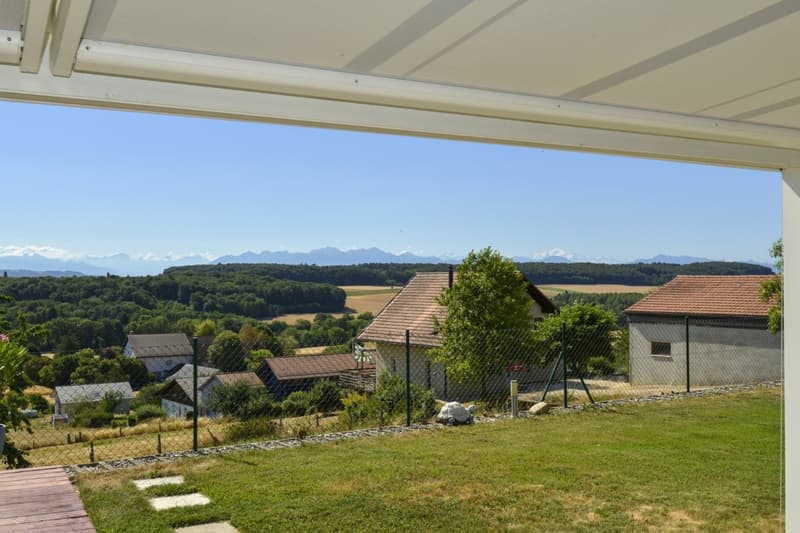 Magnificent individual villa with panoramic and breathtaking views of the Alps (5)