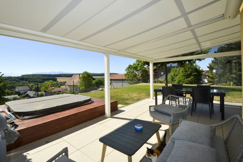 Magnificent individual villa with panoramic and breathtaking views of the Alps (8)
