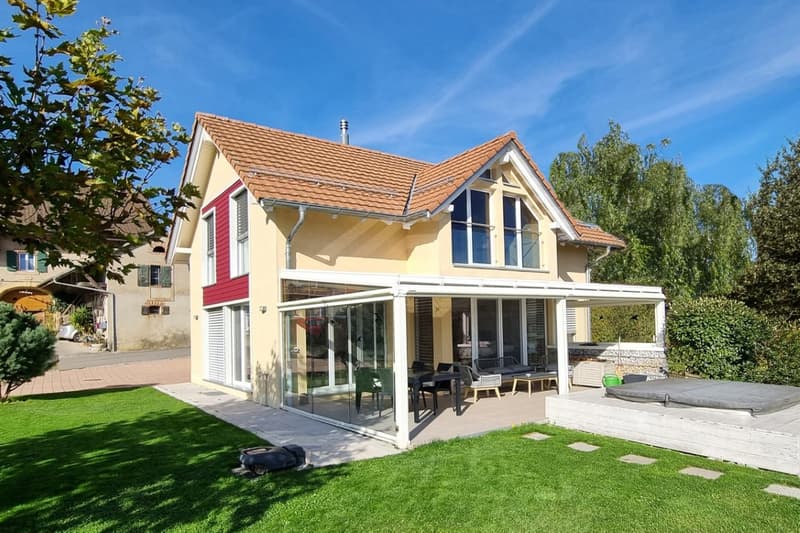 Magnificent individual villa with panoramic and breathtaking views of the Alps (1)