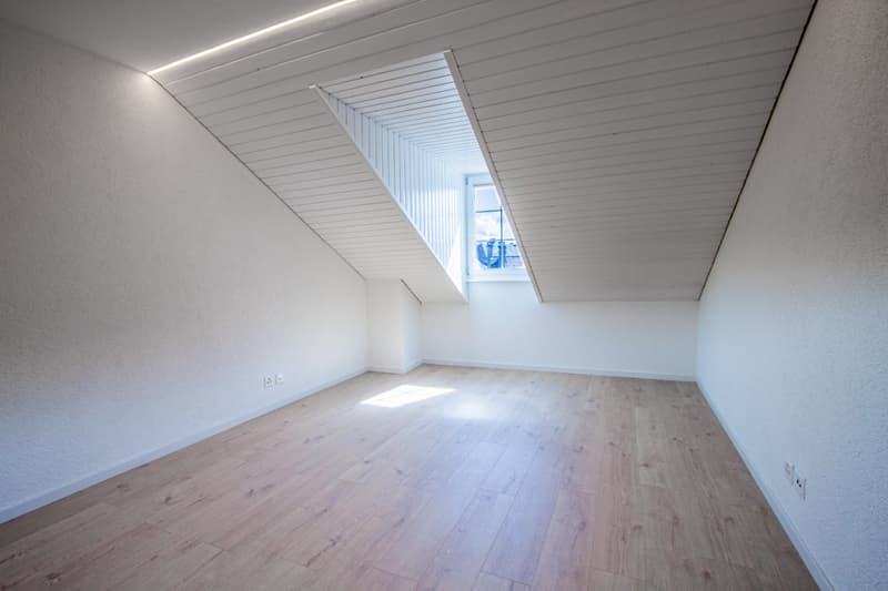 Viel Charme für diese 4,5-Zimmer-Wohnung in Cossonay-Ville (6)