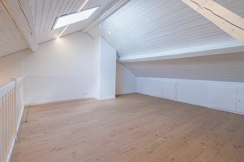 Viel Charme für diese 4,5-Zimmer-Wohnung in Cossonay-Ville (11)