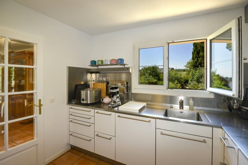 Magnifique et spacieuse villa de 7.5 pièces avec piscine (11)