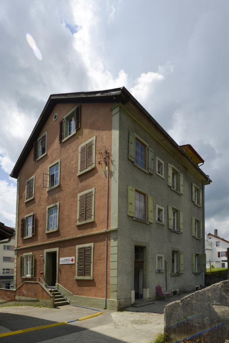 Immeuble locatif de 15 pièces au centre de Tramelan (3)