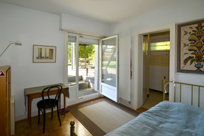 Magnifique situation pour cette propriété avec villa individuelle et piscine (14)