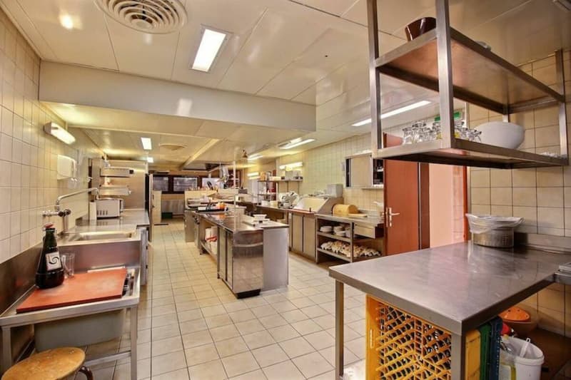 Restaurant 380 m2 au Sentier (11)