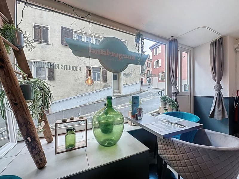 Commercial premises in PPE with ideal location (7)