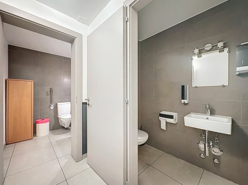Commercial premises in PPE with ideal location (16)