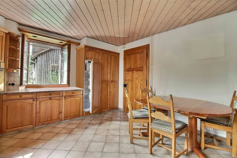 STUNNING VIEW! BEAUTIFUL FAMILY HOUSE WITH LARGE GARDEN BUILDABLE - FOUNTAIN (12)