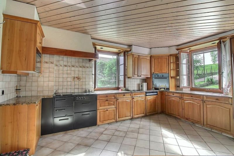STUNNING VIEW! BEAUTIFUL FAMILY HOUSE WITH LARGE GARDEN BUILDABLE - FOUNTAIN (13)