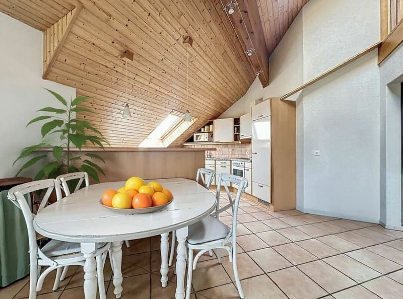 Appartamento duplex di 5 locali, con balcone e posti auto interni ed esterni (5)