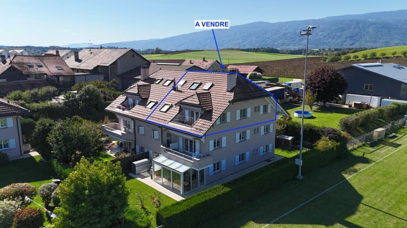 Appartamento duplex di 5 locali, con balcone e posti auto interni ed esterni (3)