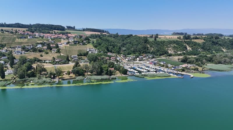 APPARTAMENTO LUSSOSO CON VISTA LAGO E VICINO AL PORTO (19)