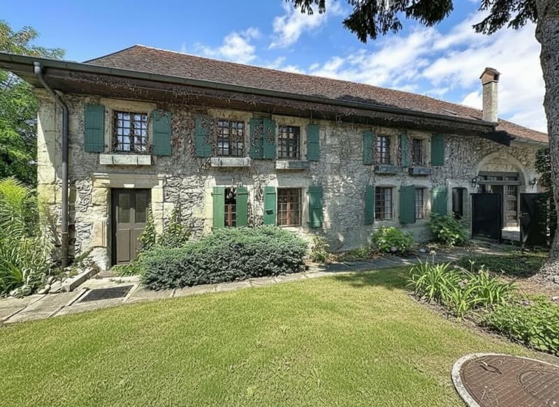 Atypical property on over 6,000 m2 under renovation, not subject to LDFR (1)
