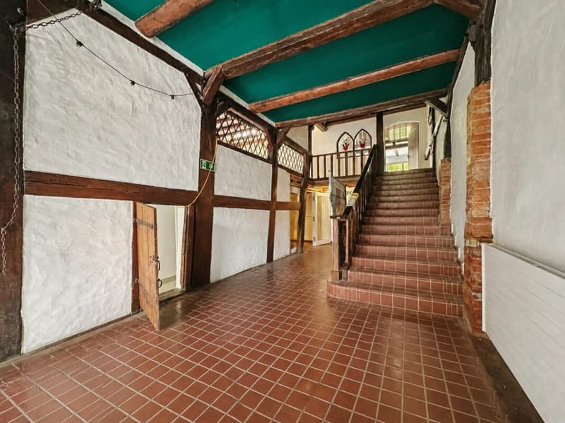 Atypical property on over 6,000 m2 under renovation, not subject to LDFR (7)
