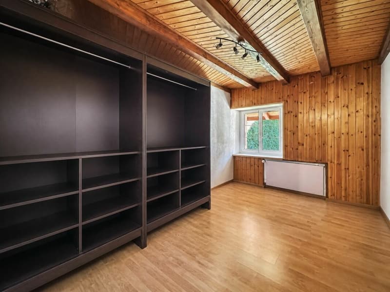 Semi-Detached Village House with 2 Apartments (11)