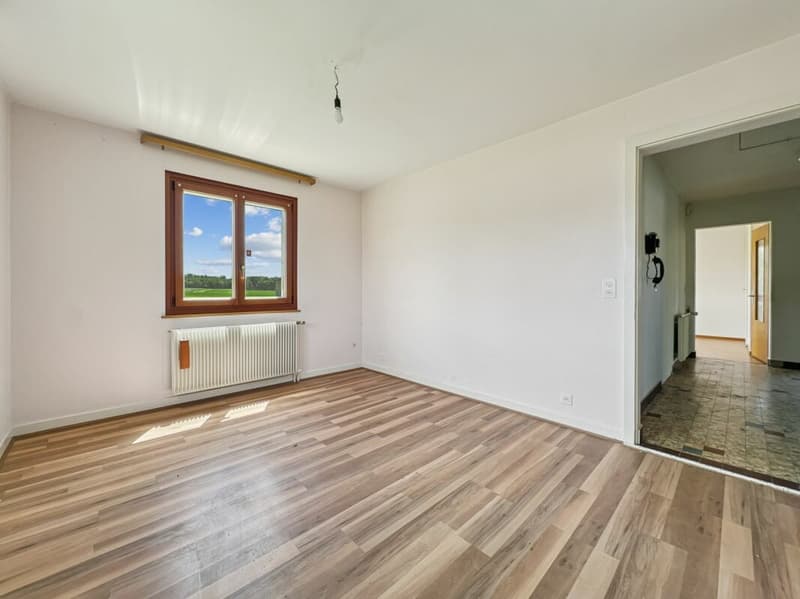 PETITE MAISON A RENOVER, EN BORDURE DE ZONE AGRICOLE (8)