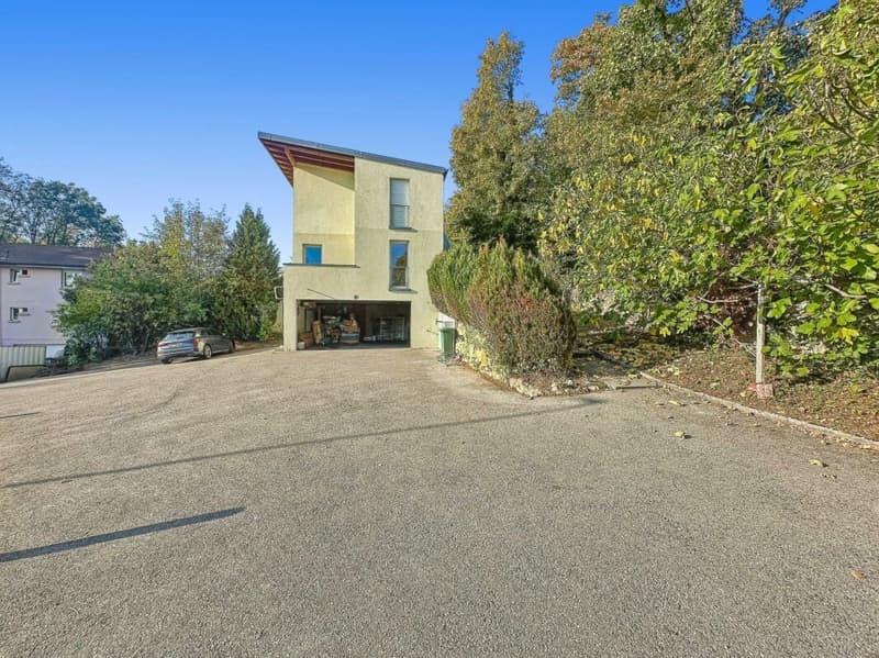 APPARTEMENT DE 3,5 PIÈCES DE 97 M2 AVEC TERRASSE ET 2 PLACES DE PARC. (14)