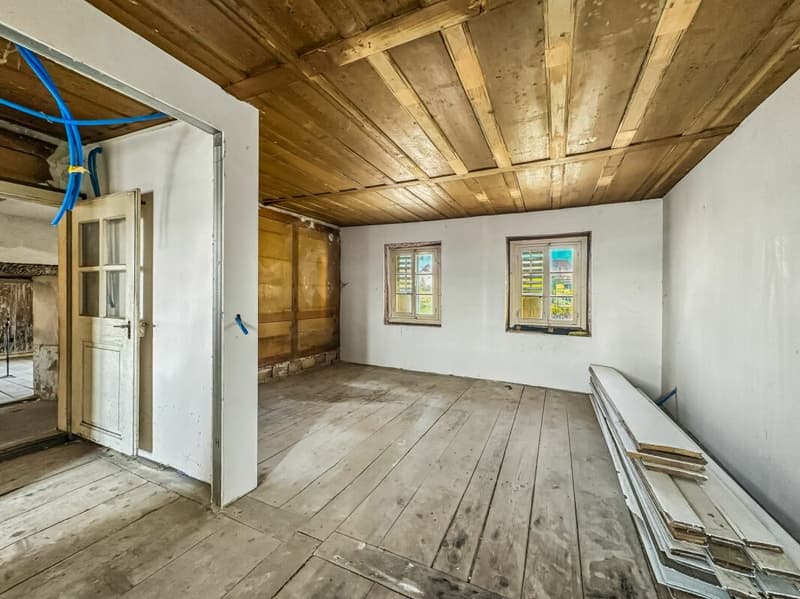 MAISON FRIBOURGEOISE A TRANSFORMER EN 2 APPARTEMENTS AVEC PERMIS DE CONSTRUIRE POUR AGRANDISSEMENT (7)