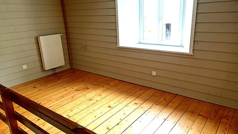 Schönes Bauernhaus mit zwei Wohnungen von 300 m2 und 220 m2 Scheune und Paddock (27)