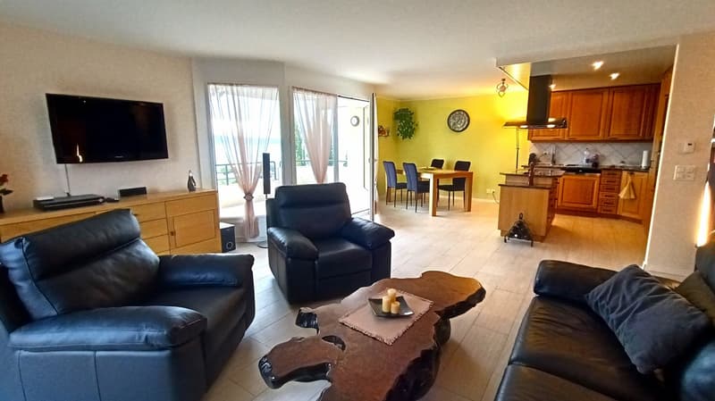 Magnifico con vista lago impareggiabile, a 5 minuti dalla spiaggia (19)