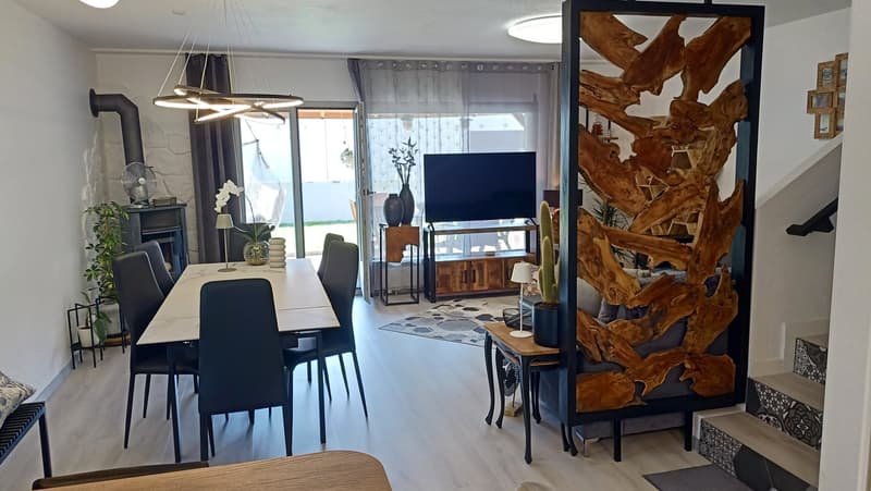 Beautiful semi-detached villa with 2 terraces and garden (1)