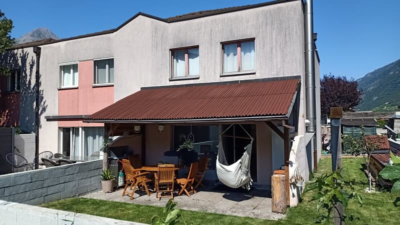 Beautiful semi-detached villa with 2 terraces and garden (10)