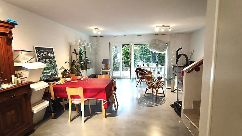 Beautiful semi-detached villa with 2 east and west terraces and garden – available immediately (5)