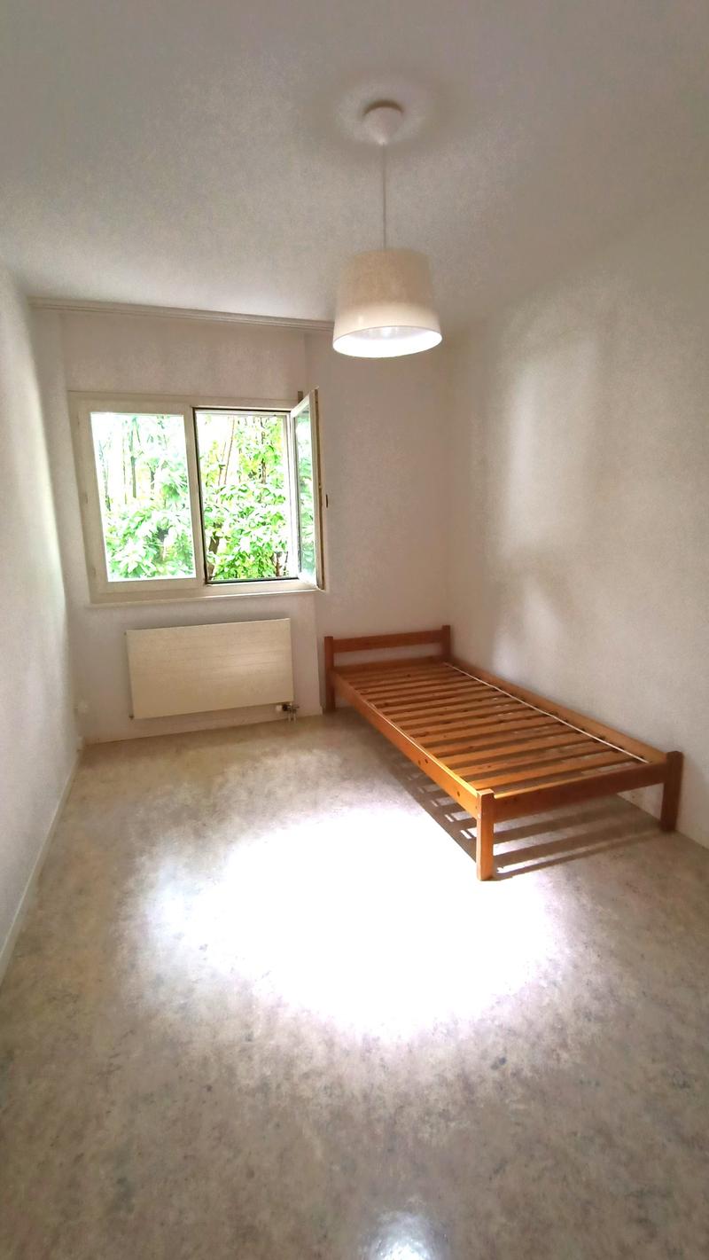 Beautiful semi-detached villa with 2 east and west terraces and garden – available immediately (10)