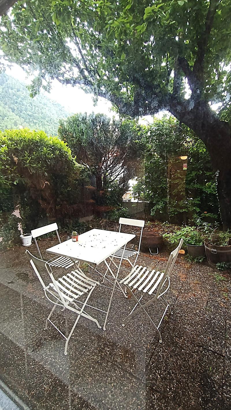 Beautiful semi-detached villa with 2 east and west terraces and garden – available immediately (7)