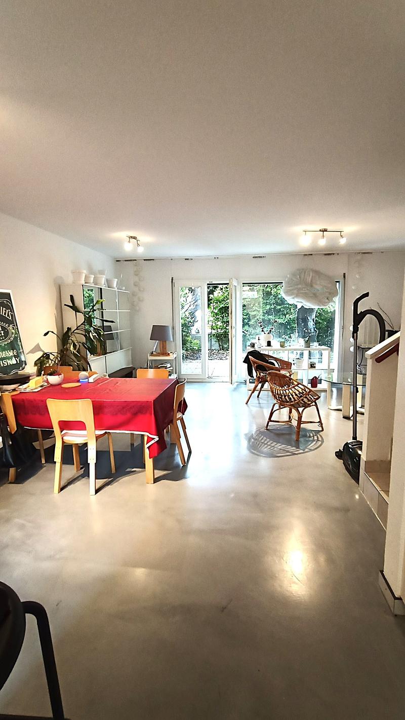 Beautiful semi-detached villa with 2 east and west terraces and garden – available immediately (4)