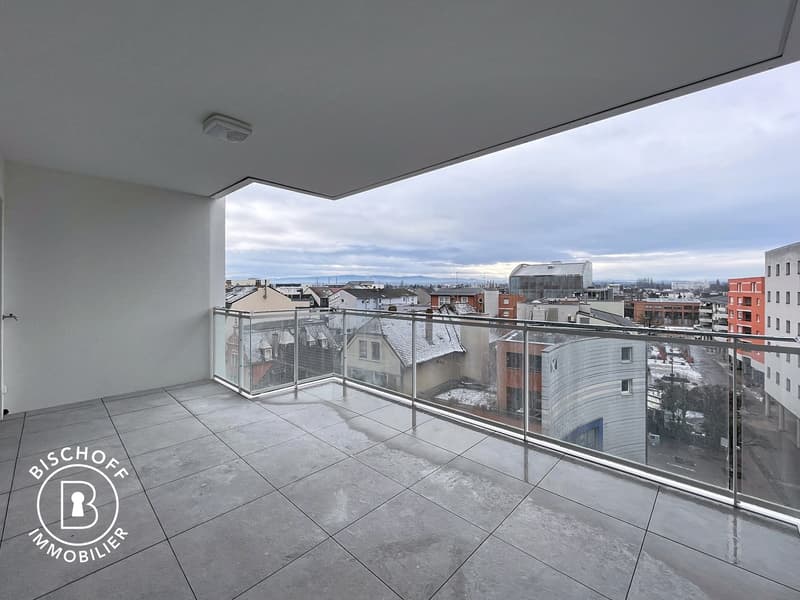 Appartamento di 3 locali moderno nuovo con balcone e vista sulla città a Saint-Louis (1)