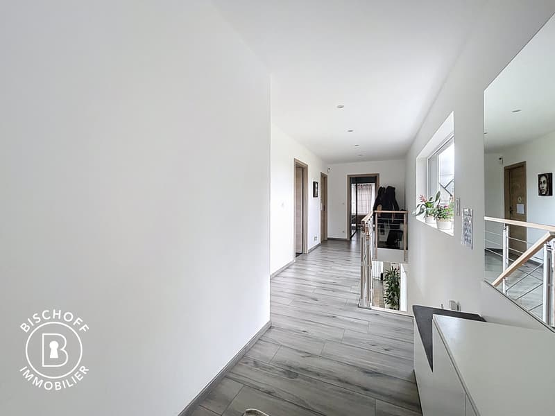 Beautiful Architect's Villa (15)