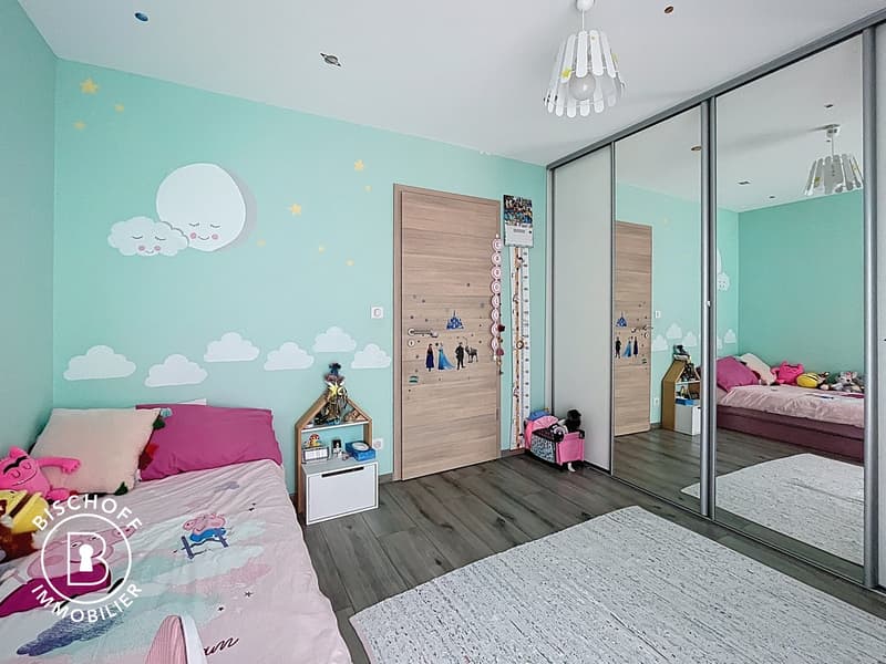 Beautiful Architect's Villa (29)