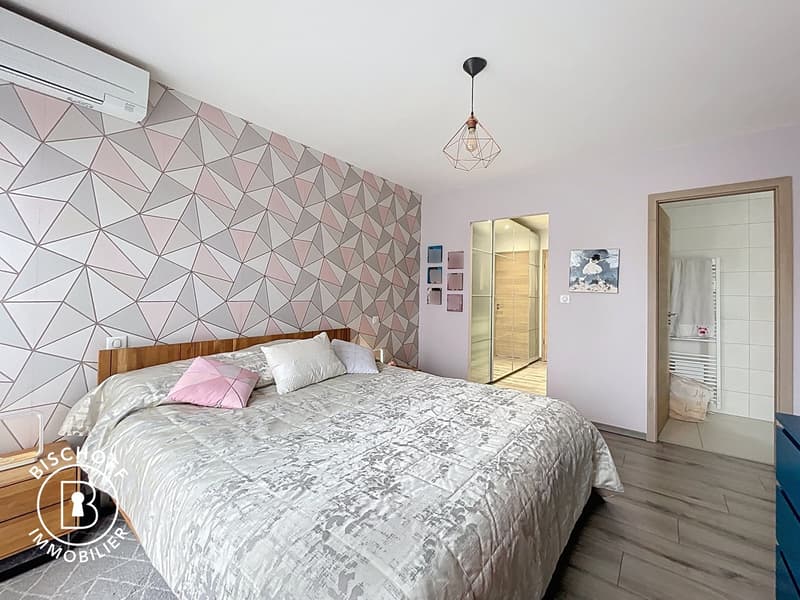 Beautiful Architect's Villa (18)