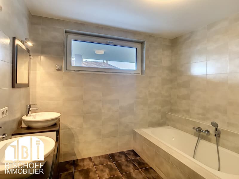 Appartamento di 4 locali luminoso con balcone e ascensore a Village-Neuf – disponibile immediatamente! (21)