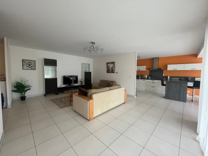 Appartamento di 4 locali luminoso con balcone e ascensore a Village-Neuf – disponibile immediatamente! (10)