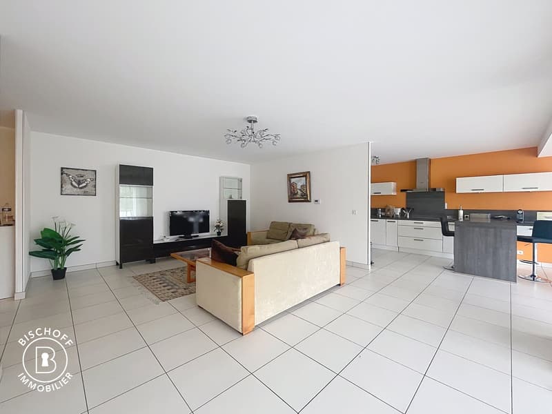 Appartamento di 4 locali luminoso con balcone e ascensore a Village-Neuf – disponibile immediatamente! (1)
