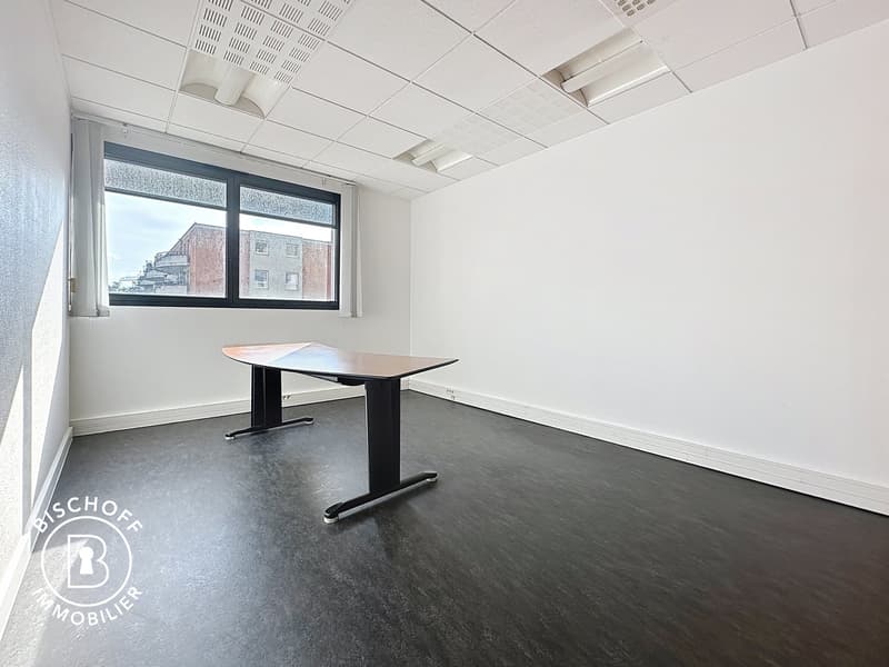 Modern office space in the heart of Saint-Louis (11)