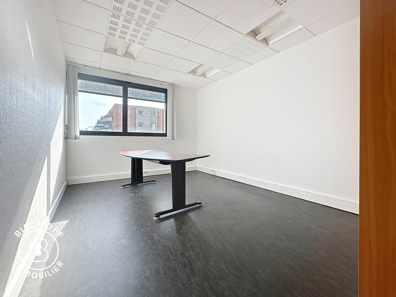 Modern office space in the heart of Saint-Louis (10)