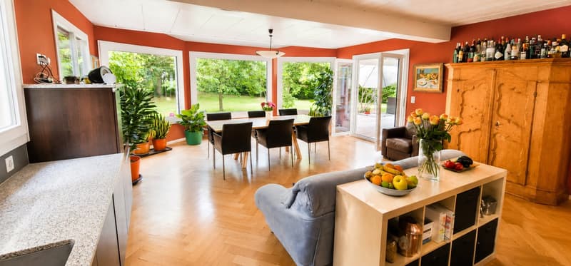 Belle propriété de 7 pces avec grands espaces de vie et superbe jardin (8)