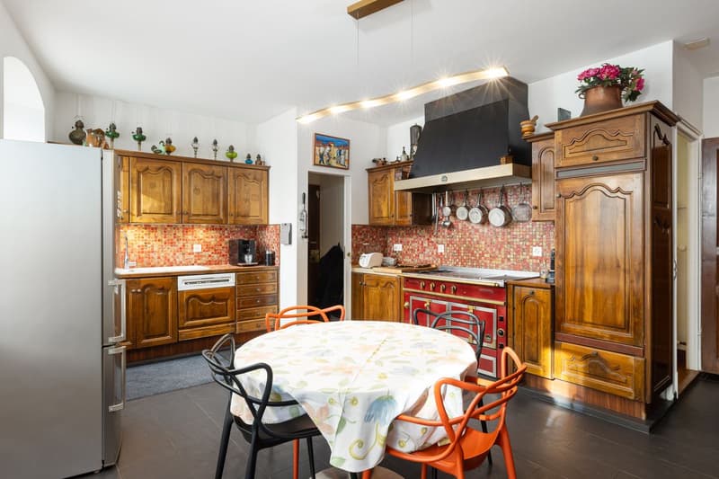 Au coeur de Montreux - Appartement de 270 m2 avec vue , terrasse et jardin privatif (10)