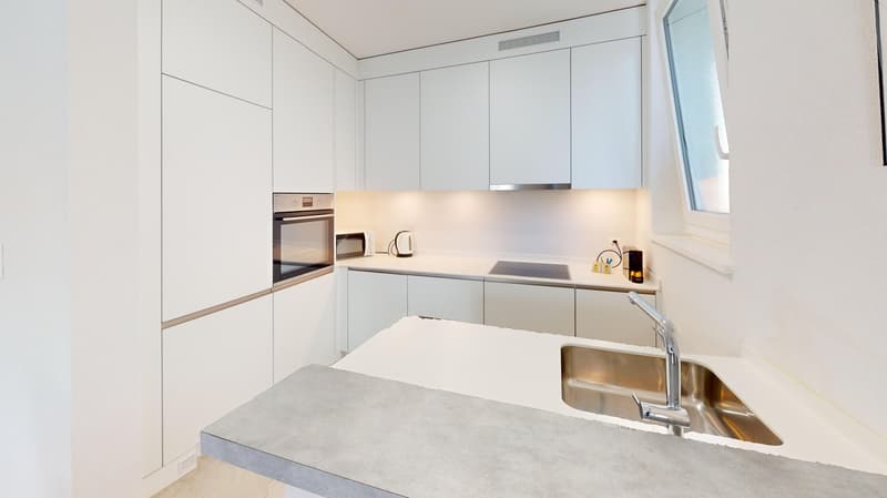 Spacious & Modern 1-Bed Apartment, 2 Bathrooms & Parking (2)