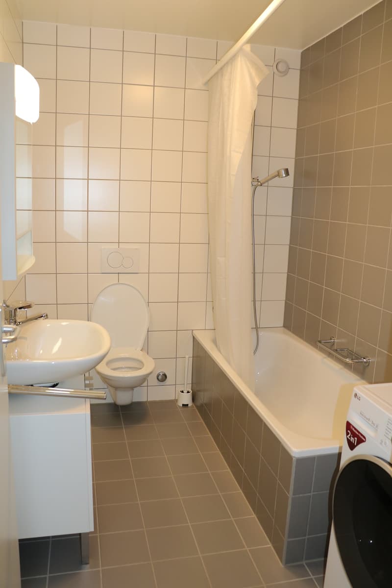 Moderne et lumineux 4.5 pièces avec loggia (11)