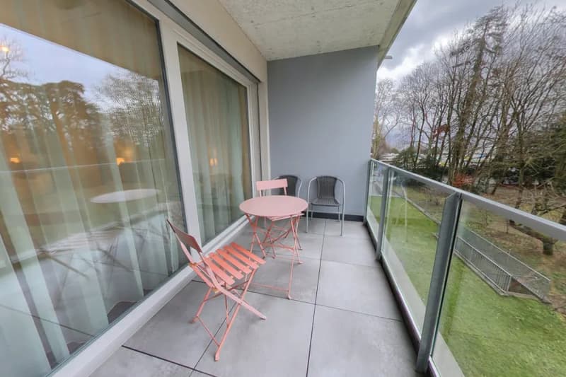 Bright 1-Bedroom Apartment with Balcony & Parking - Central Morges (5)