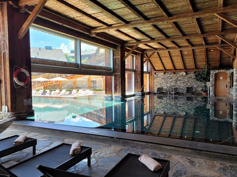 Private Jacuzzi & Mountain View Furnished Studio with Balcony - Swiss Alps Chalet (11)