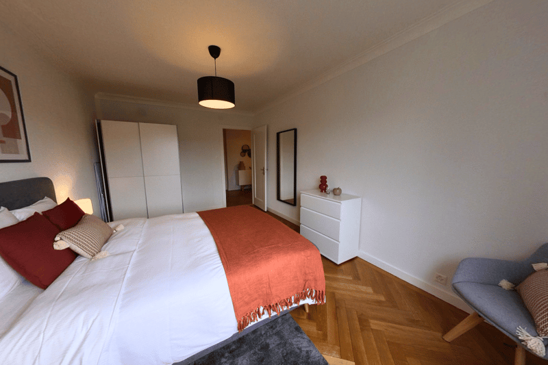 Spacious 2-Bedroom Furnished Apartment with Balcony and River Views in Geneva (7)