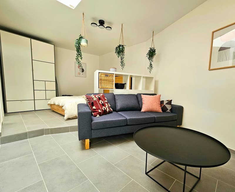 Modern Top-Floor Studio Near Metro - 15 Min to City Centre (4)